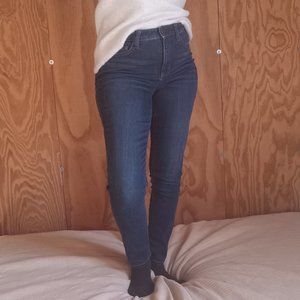 Blue skinny jeans dark wash